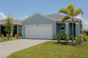 16568 Fire Coral Lane in North Fort Myers, FL - Building Photo