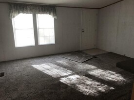 2140 Beaver Dam Rd in Cassatt, SC - Building Photo