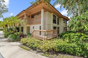 413 Brackenwood Ln S in Palm Beach Gardens, FL - Building Photo
