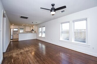 413 W 10th St in Houston, TX - Building Photo - Building Photo