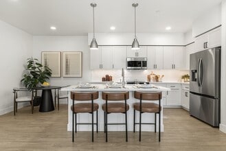 The Stately Avondale in Avondale, AZ - Foto de edificio - Building Photo