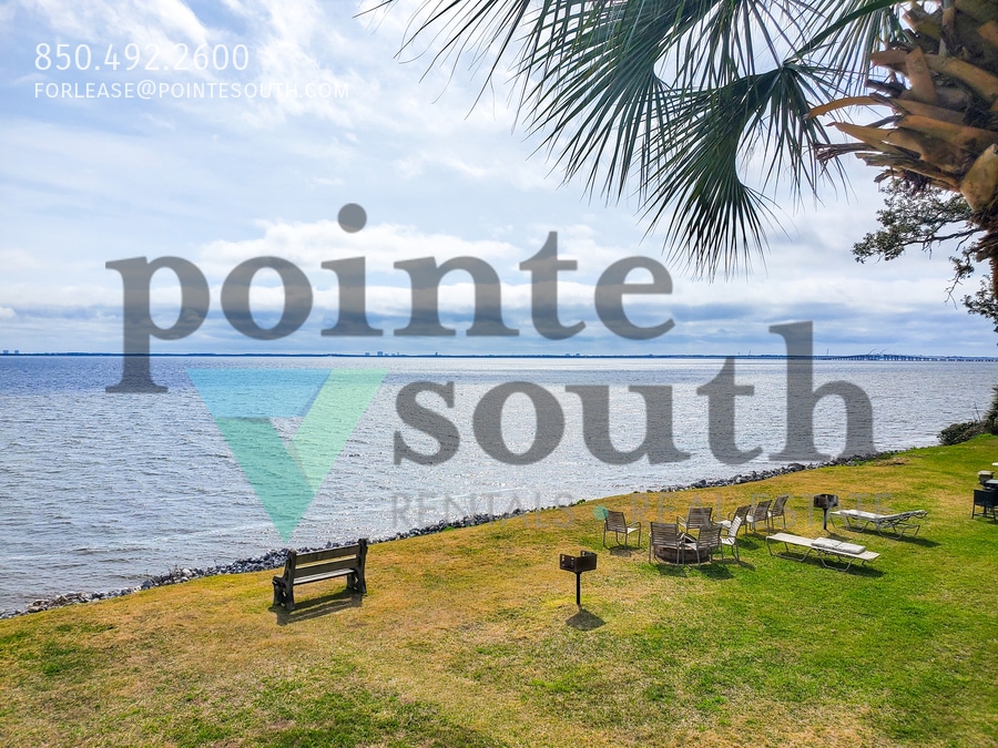 710 Scenic Hwy in Pensacola, FL - Building Photo