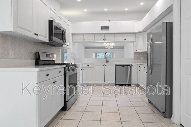 property at 4561 Hidden View Pl