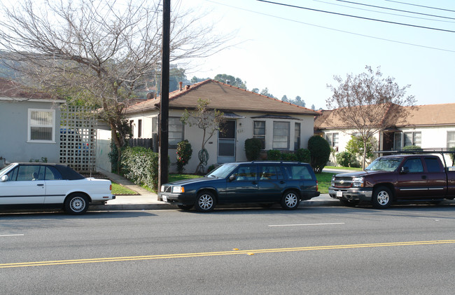 818 E Chevy Chase Dr in Glendale, CA - Building Photo - Building Photo