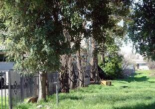 1358 N Arrowhead Ave in San Bernardino, CA - Building Photo - Building Photo