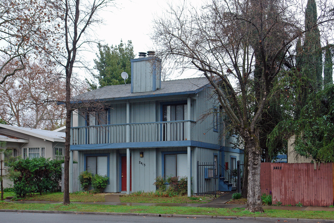 2415 W St in Sacramento, CA - Building Photo