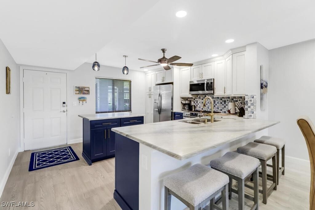 5792 Deauville Cir in Naples, FL - Building Photo