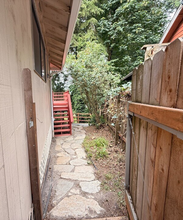 2217 NE Landover Dr in Vancouver, WA - Building Photo