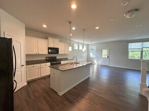 11702 Beacon Ct in Louisville, KY - Building Photo - Building Photo