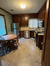 1863 E Market St, Unit 201 in Warren, OH - Building Photo - Building Photo