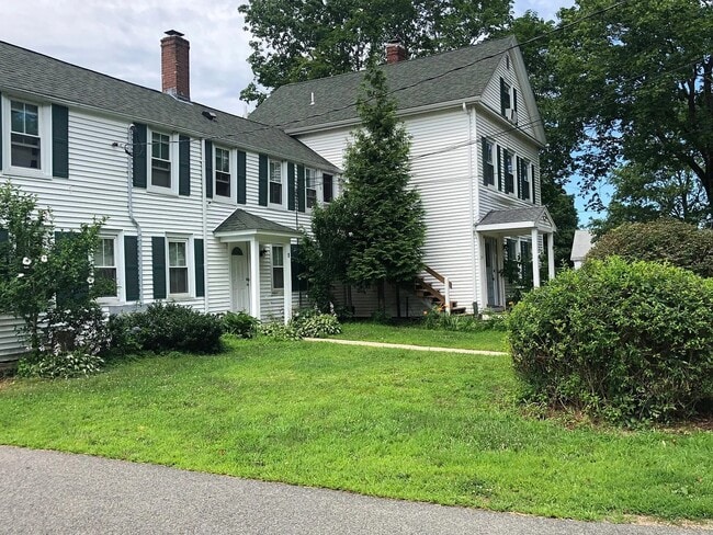 254 Plimpton St, Unit Unit2L in Walpole, MA - Foto de edificio - Building Photo