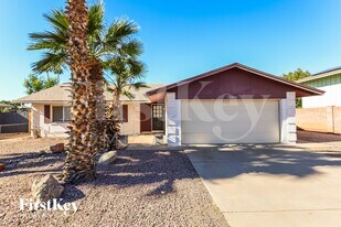 14016 N 33rd Dr in Phoenix, AZ - Building Photo