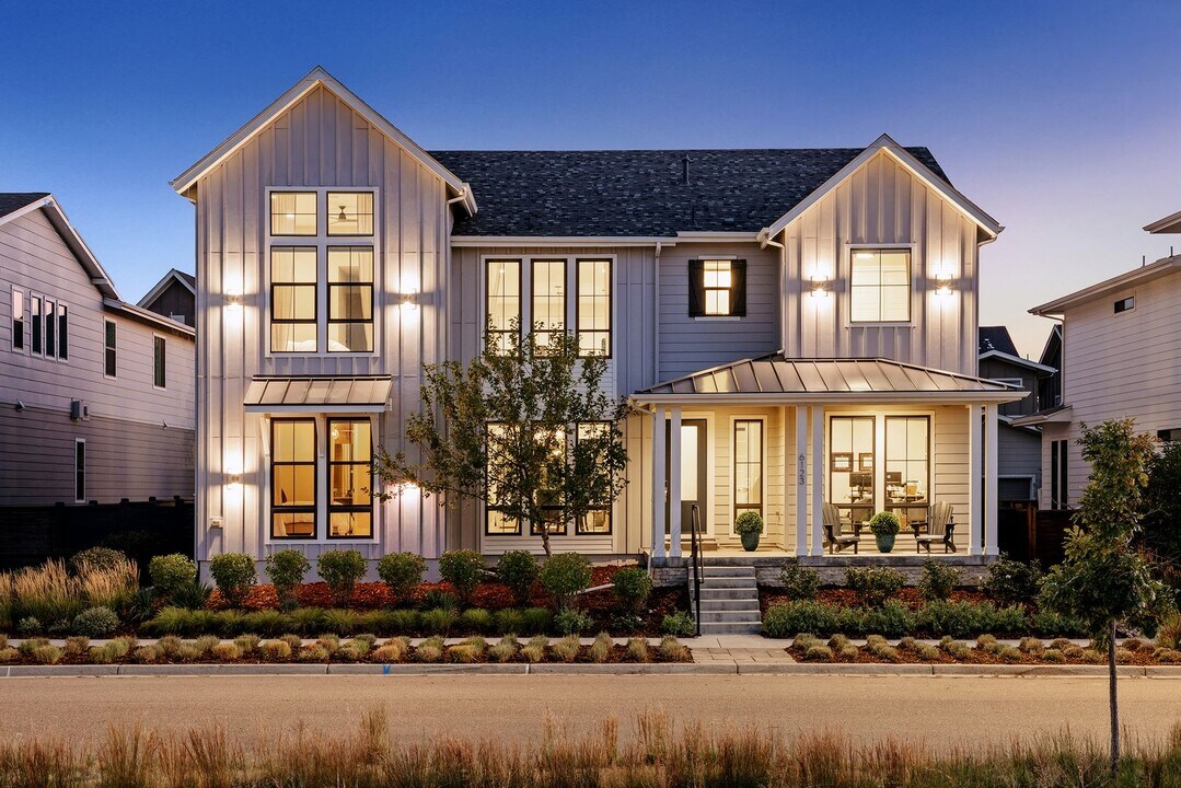 6123 Chester St in Denver, CO - Building Photo