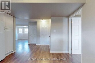 229 Dunsmore Ln in Barrie, ON - Building Photo - Building Photo
