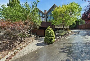 2944 Starview Dr in Boise, ID - Building Photo