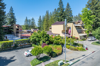 Riverfront Plaza Condominiums in Sacramento, CA - Building Photo - Building Photo