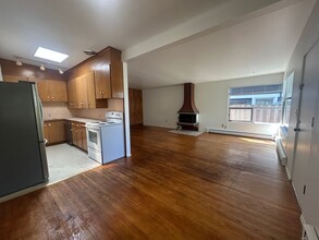 1513 N 36th St in Seattle, WA - Building Photo - Building Photo