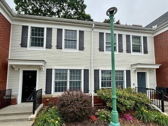 54 Fairgate Dr in Stamford, CT - Building Photo - Building Photo