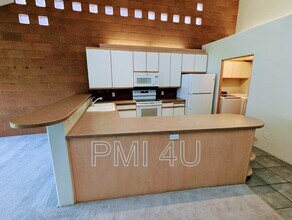 4105 Bay Ct NE in Albuquerque, NM - Foto de edificio - Building Photo