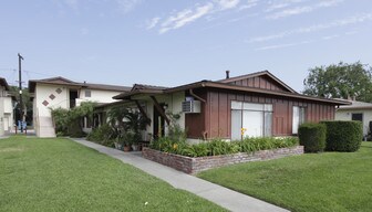 2127 W Ball Rd in Anaheim, CA - Building Photo