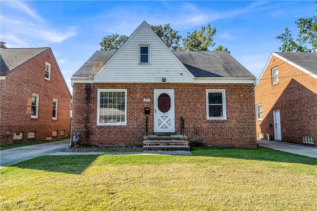 property at 2703 Hearthstone Rd