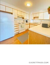 30 Chelsea St in Everett, MA - Building Photo - Building Photo