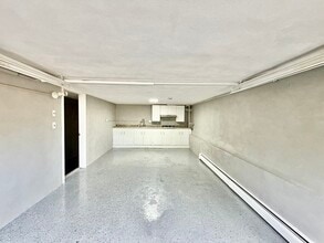 90 Grover Rd in Medford, MA - Building Photo - Building Photo
