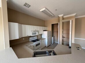 4600 SW 160th Ave in Miramar, FL - Foto de edificio - Building Photo