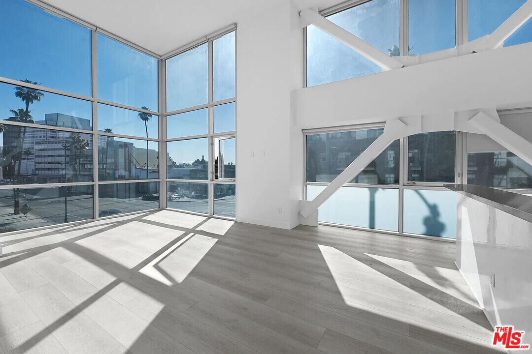 8601 Wilshire Blvd in Beverly Hills, CA - Building Photo