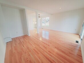 57 Whitmore Ln in Stamford, CT - Building Photo - Building Photo