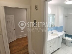 21 Fairbanks St in Brookline, MA - Building Photo - Building Photo