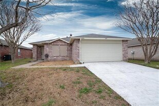 2505 Pecan Dr in Little Elm, TX - Building Photo