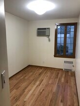 8716 79th Ave in Glendale, NY - Foto de edificio - Building Photo