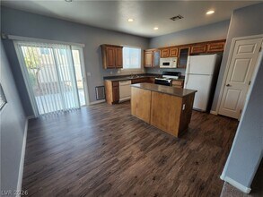 4009 Yellow Mandarin Ave in North Las Vegas, NV - Building Photo - Building Photo