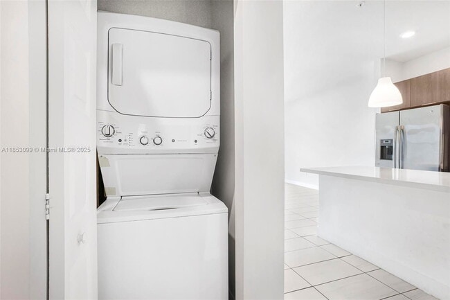 7865 NW 104th Ave in Doral, FL - Building Photo - Building Photo