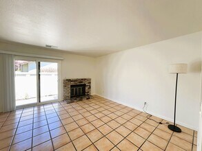 140 Park Pl Dr in Petaluma, CA - Building Photo - Building Photo