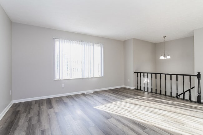 1408 Graymont Ct in Cincinnati, OH - Building Photo - Building Photo
