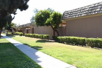 Remington Apartments Condominiums in Fresno, CA - Building Photo - Building Photo