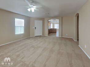 611 E Pacific Dr in Avondale, AZ - Foto de edificio - Building Photo