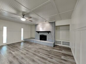 1019 Park Center St in Benbrook, TX - Building Photo - Building Photo