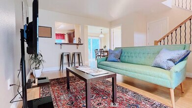 237 W 13th Ave in Anchorage, AK - Building Photo - Building Photo