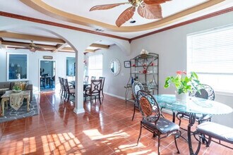 Room in Duplex on Sunrise Dr in Kyle, TX - Building Photo - Building Photo