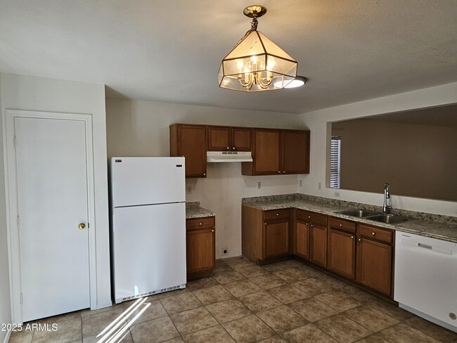 674 W Kingman Loop in Casa Grande, AZ - Building Photo - Building Photo