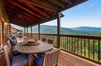735 Picadilly Ln in Gatlinburg, TN - Building Photo - Building Photo
