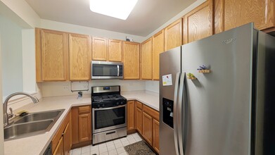 2486 Georgetown Cir in Aurora, IL - Building Photo - Building Photo