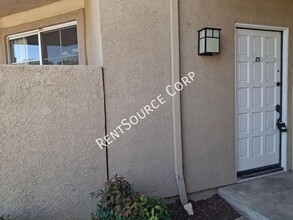 23933 Del Monte Dr. in Santa Clarita, CA - Building Photo - Building Photo