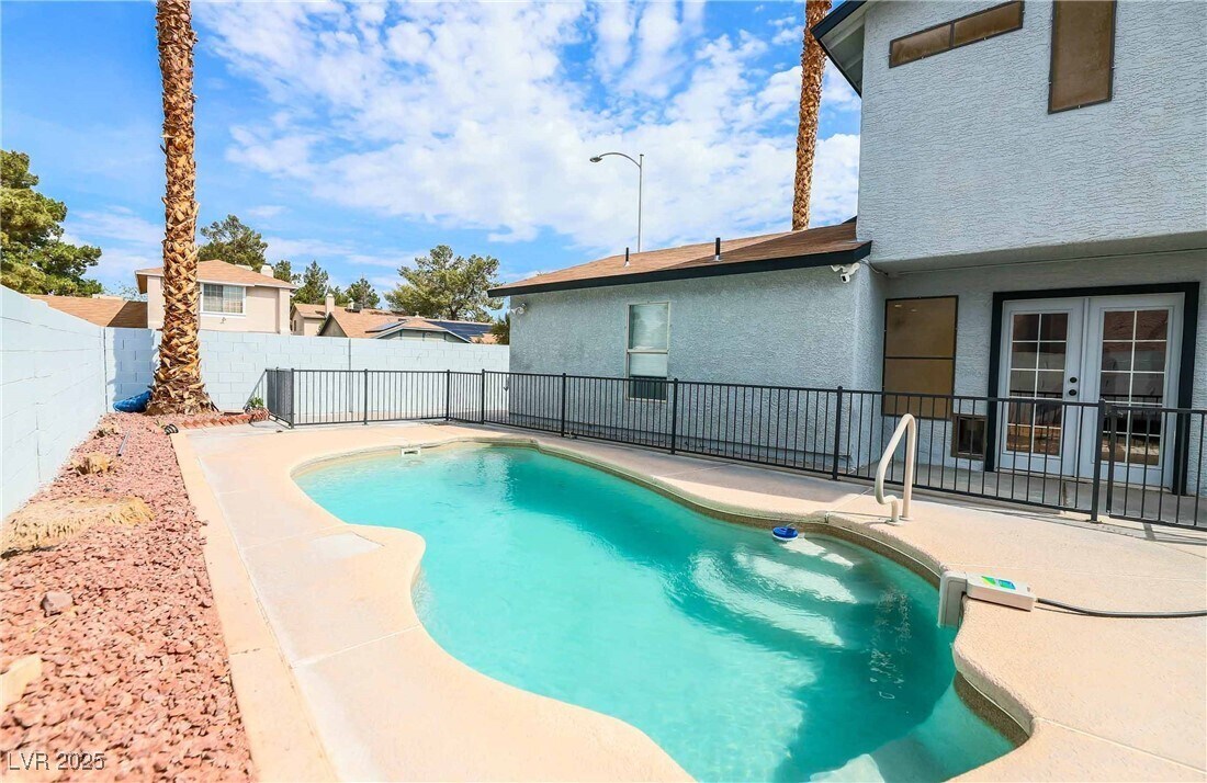 1012 Greystone Dr in Las Vegas, NV - Building Photo