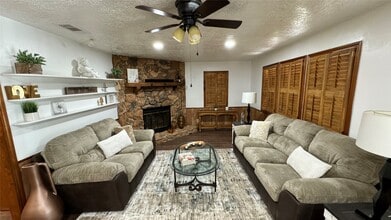 318 Baletka Blvd in Livingston, TX - Building Photo - Building Photo