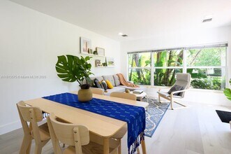437 NE 17th Way in Fort Lauderdale, FL - Building Photo - Building Photo