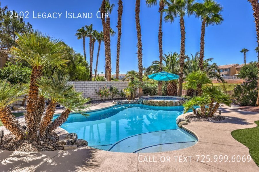 2402 Legacy Island Cir in Henderson, NV - Building Photo